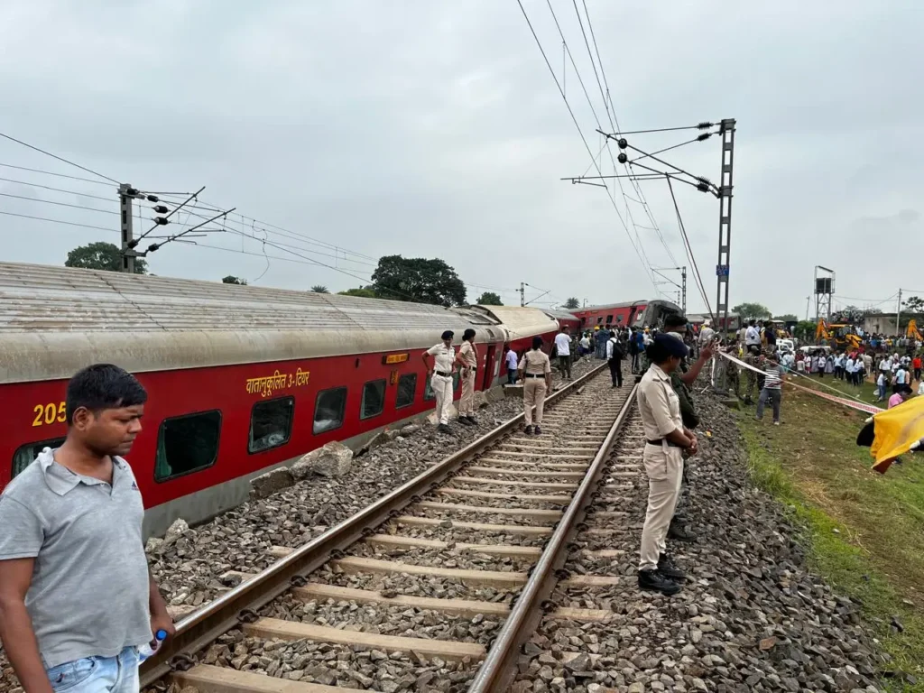 Howrah-Mumbai train accident